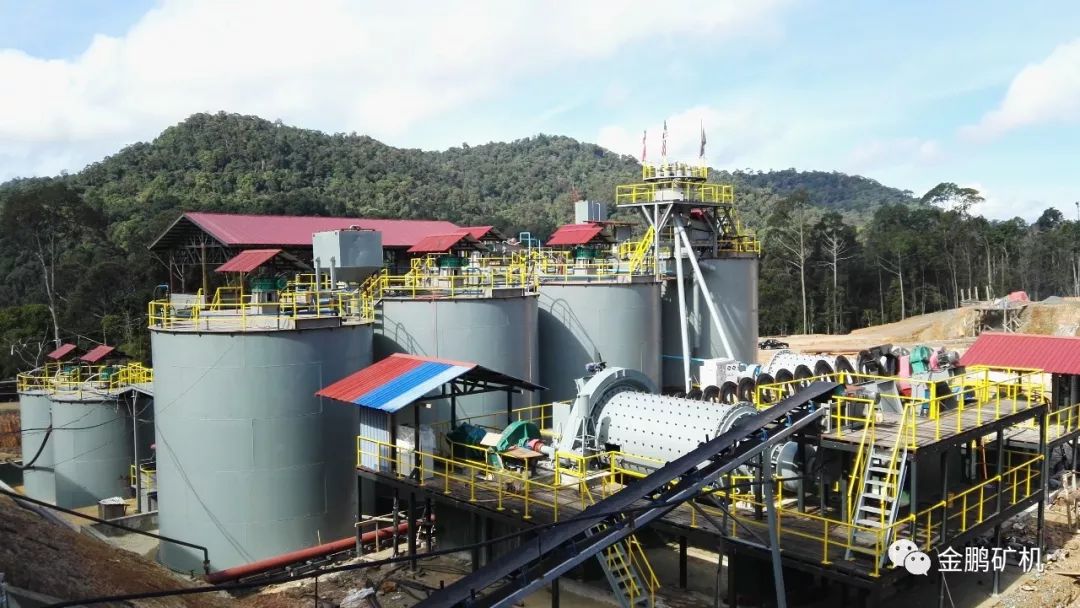 给料机_熊德明电话自动灰料包蛋机_香菇料木屑机总是往外蹦圆木